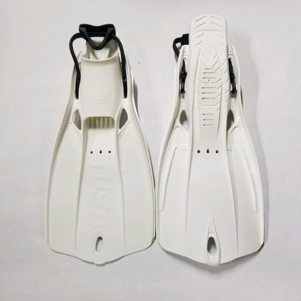 Open Box Tusa Travel Right Scuba Diving Fins - White - Medium - DIPNDIVE