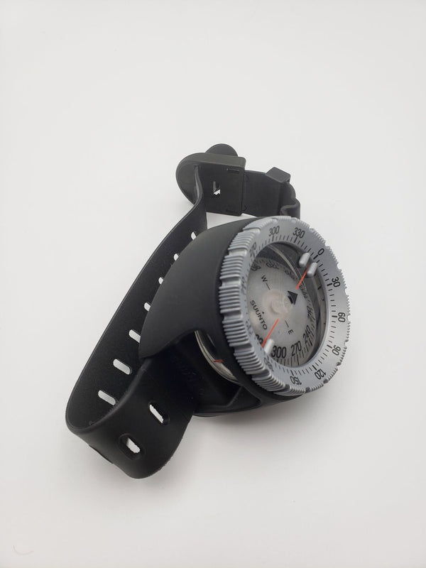 Used Suunto SK8 SS020981000 Wrist Strap Mount Compass SK-8 Northern Hemisphere - DIPNDIVE