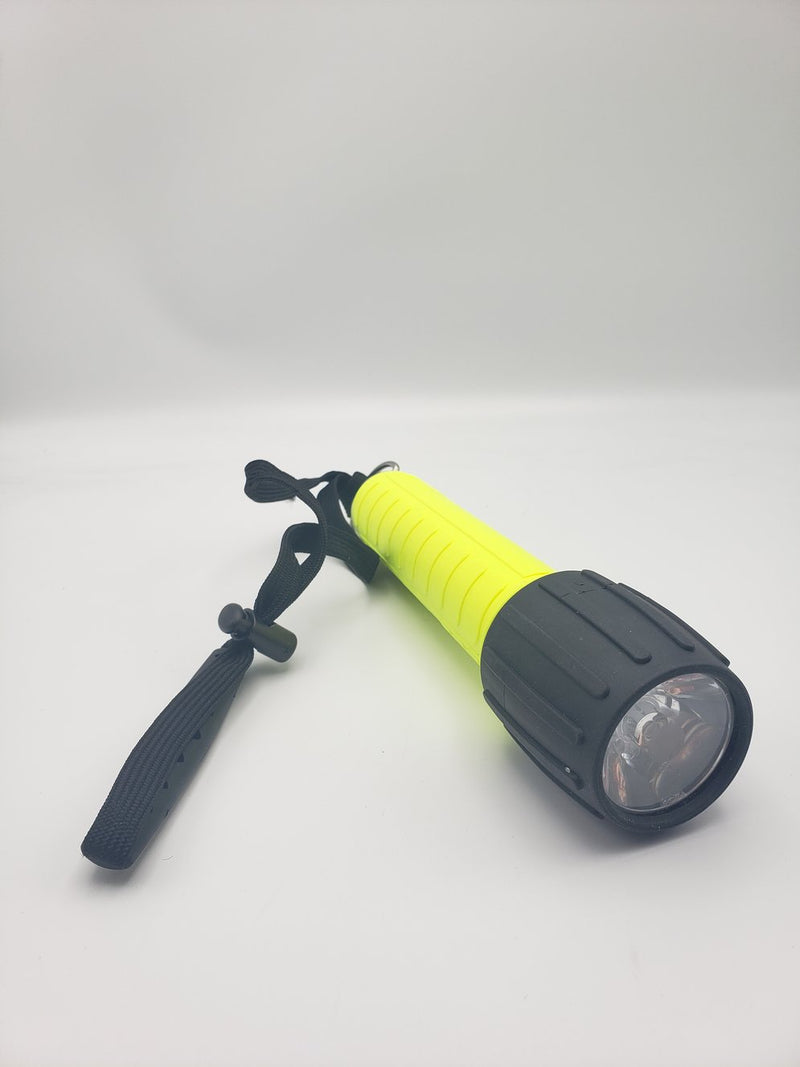 USED Underwater Kinetics SL3 eLED (L2) Dive Light with Batteries (single refill for Display) - Safety Yellow - DIPNDIVE