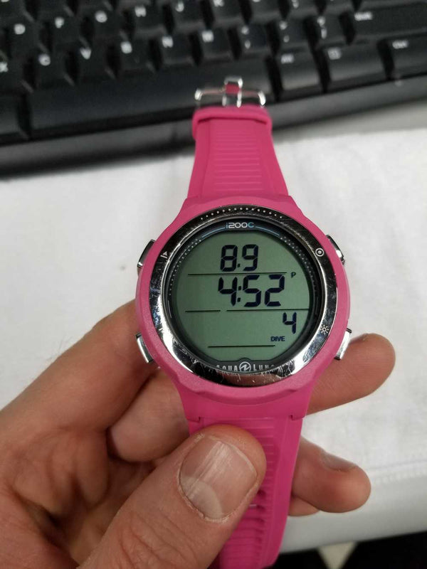 Aqua Lung i200C Wrist Dive Computer - Pink (Used) - DIPNDIVE